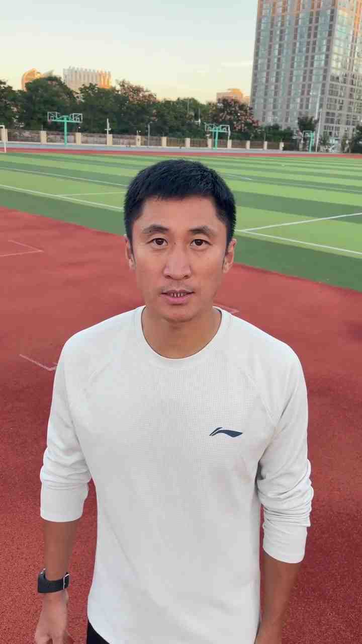 自律!47岁马宁中等强度训练:2000米热身,6组折返跑,总跑动6km